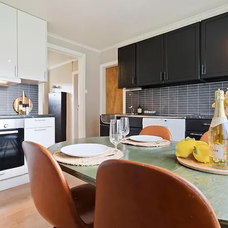 Live Like A Local In Leknes, Sleeps 6, Free Parking * לקנס