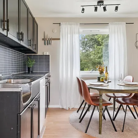 Live Like A Local In Leknes, Sleeps 6, Free Parking בית נופש לקנס