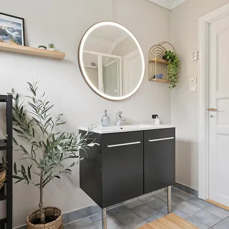 בית נופש Live Like A Local In Leknes, Sleeps 6, Free Parking