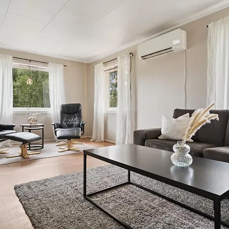 Live Like A Local In Leknes, Sleeps 6, Free Parking בית נופש לקנס