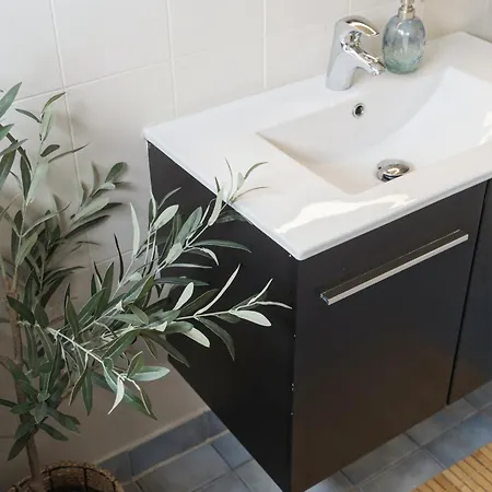 Live Like A Local In Leknes, Sleeps 6, Free Parking בית נופש *