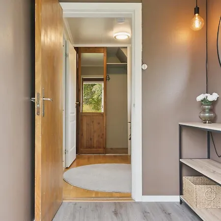 Live Like A Local In Leknes, Sleeps 6, Free Parking *