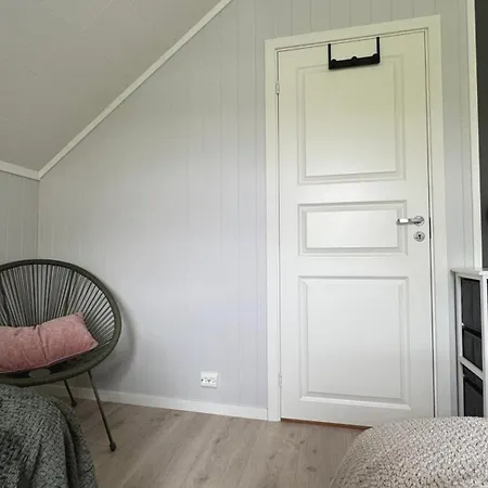 Live Like A Local In Leknes, Sleeps 6, Free Parking בית נופש *