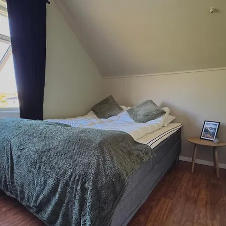Live Like A Local In Leknes, Sleeps 6, Free Parking לקנס