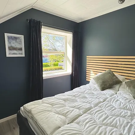 Live Like A Local In Leknes, Sleeps 6, Free Parking בית נופש